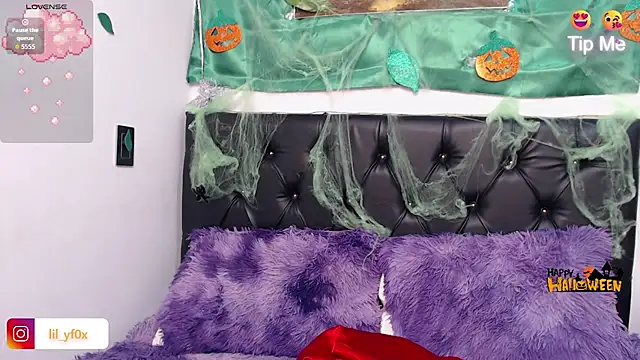 lily f00x online show from October 2025 12:50:01 PM