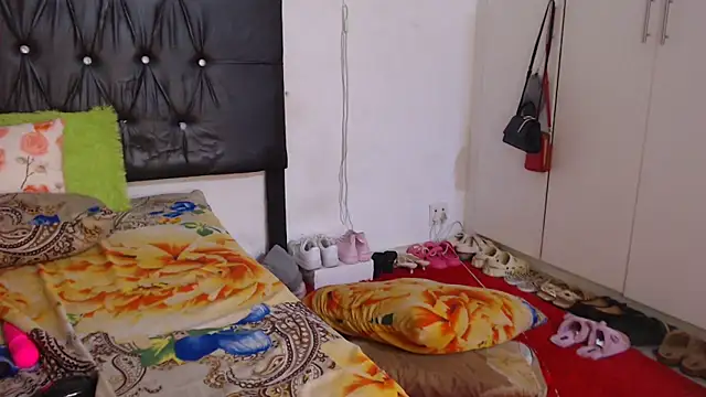 Snapshot of BigbootyNickyx chatting on October 2025 06:05:02 PM BigbootyNickyx online show from October 2025 06:05:02 PM