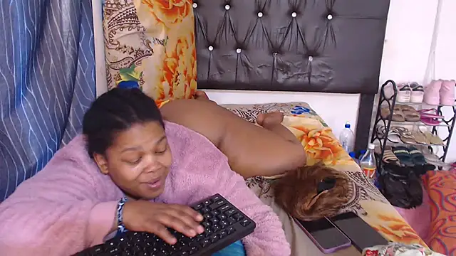 Snapshot of BigbootyNickyx chatting on November 2025 06:23:01 AM BigbootyNickyx online show from November 2025 06:23:01 AM