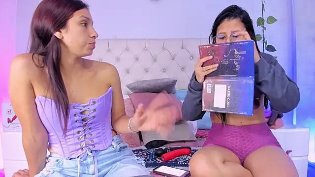 Luci And Sofi online show from March 2025 02:34:02 PM