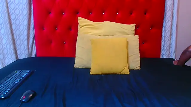 Snapshot of sexychocolatbox10 chatting on November 2025 06:12:01 AM sexychocolatbox10 online show from November 2025 06:12:01 AM