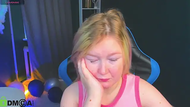 Snapshot of Sara_Robinson chatting on October 2025 08:12:01 AM Sara Robinson online show from October 2025 08:12:01 AM