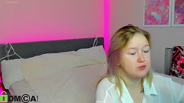 Snapshot of Sara_Robinson chatting on October 2025 02:44:01 AM Sara Robinson online show from October 2025 02:44:01 AM