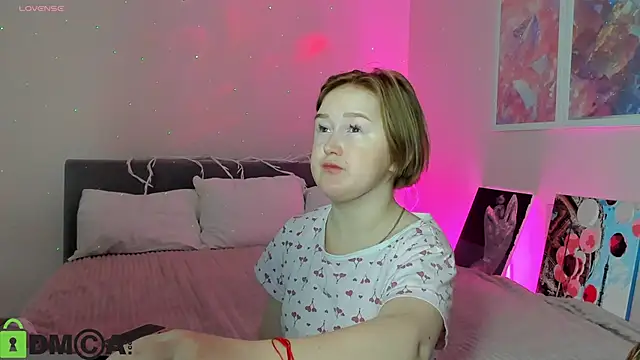 Snapshot of Sara_Robinson chatting on October 2025 02:34:02 AM Sara Robinson online show from October 2025 02:34:02 AM