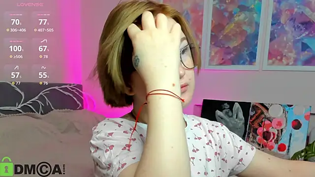 Snapshot of Sara_Robinson chatting on October 2025 02:45:01 AM Sara Robinson online show from October 2025 02:45:01 AM