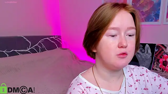 Snapshot of Sara_Robinson chatting on October 2025 02:22:02 AM Sara Robinson online show from October 2025 02:22:02 AM