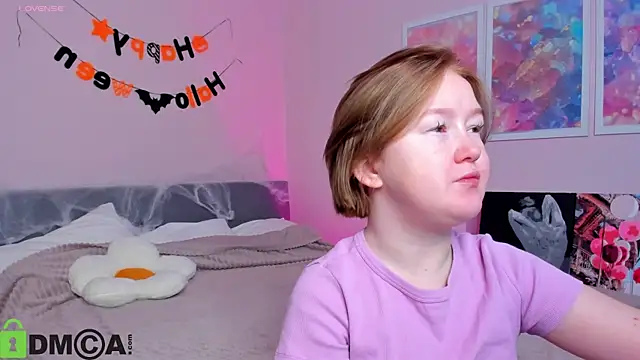 Snapshot of Sara_Robinson chatting on October 2025 02:36:02 AM Sara Robinson online show from October 2025 02:36:02 AM