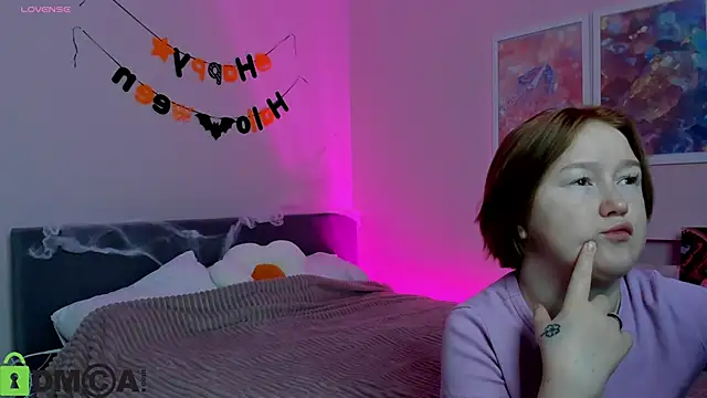 Snapshot of Sara_Robinson chatting on November 2025 01:59:01 AM Sara Robinson online show from November 2025 01:59:01 AM