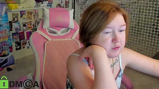 Snapshot of Sara_Robinson chatting on November 2025 02:21:02 AM Sara Robinson online show from November 2025 02:21:02 AM