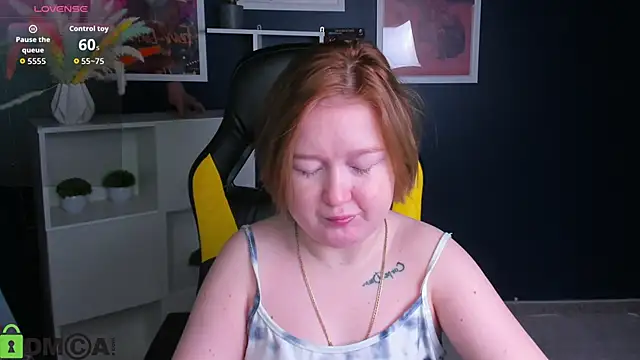 Snapshot of Sara_Robinson chatting on November 2025 02:44:01 AM Sara Robinson online show from November 2025 02:44:01 AM