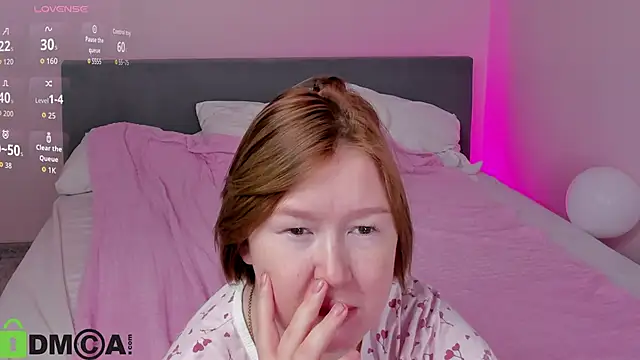 Snapshot of Sara_Robinson chatting on November 2025 03:04:01 AM Sara Robinson online show from November 2025 03:04:01 AM