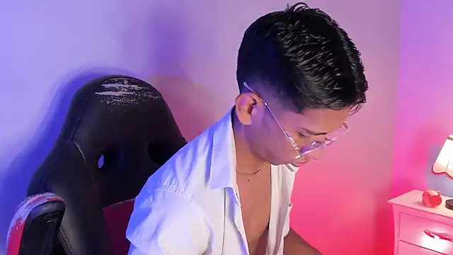 Nick Collins18 online show from October 2025 09:45:01 PM