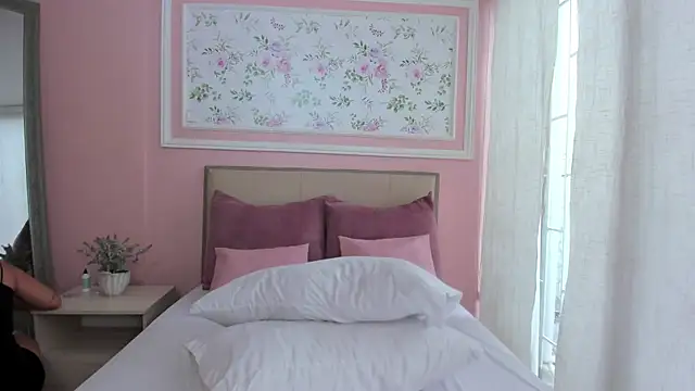 samantha tusher online show from March 2025 07:49:01 PM