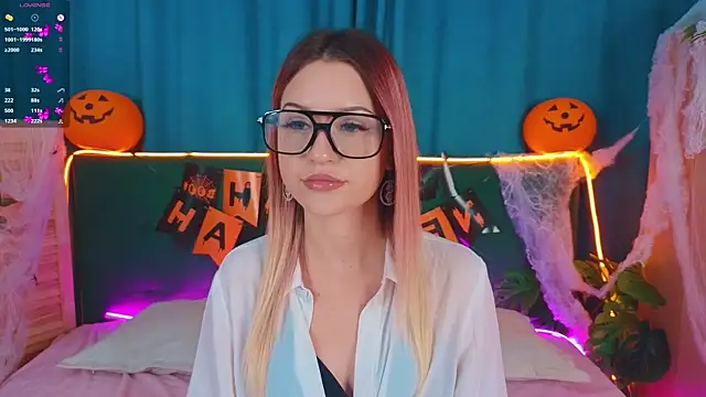 AlinaWalters online show from October 2025 08:18:01 PM