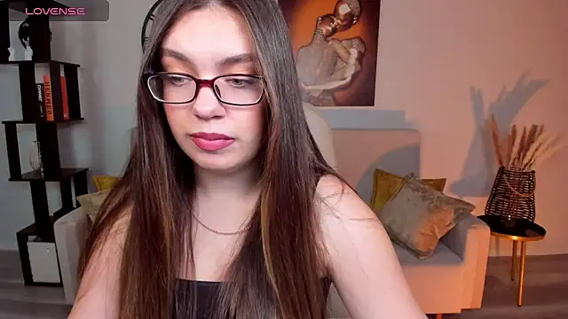 Snapshot of DaniellaLovely chatting on December 2024 02:33:01 PM DaniellaLovely online show from December 2024 02:33:01 PM