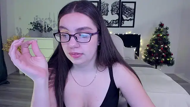 Snapshot of DaniellaLovely chatting on December 2024 02:28:02 PM DaniellaLovely online show from December 2024 02:28:02 PM