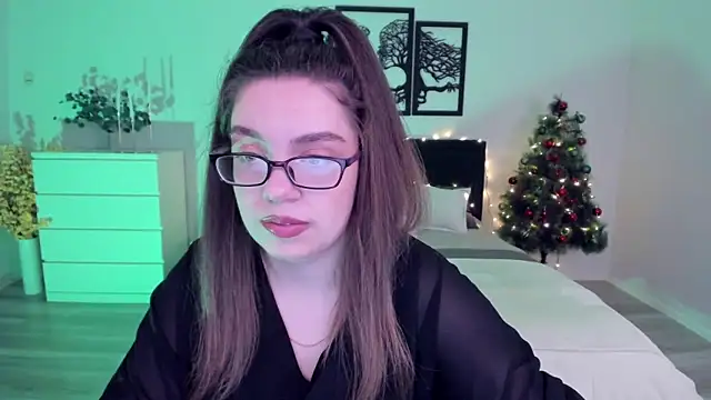 Snapshot of DaniellaLovely chatting on December 2024 11:08:02 AM DaniellaLovely online show from December 2024 11:08:02 AM