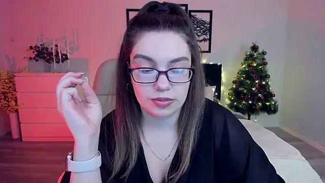 Snapshot of DaniellaLovely chatting on December 2024 02:11:01 PM DaniellaLovely online show from December 2024 02:11:01 PM