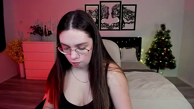 Snapshot of DaniellaLovely chatting on December 2024 11:12:01 AM DaniellaLovely online show from December 2024 11:12:01 AM