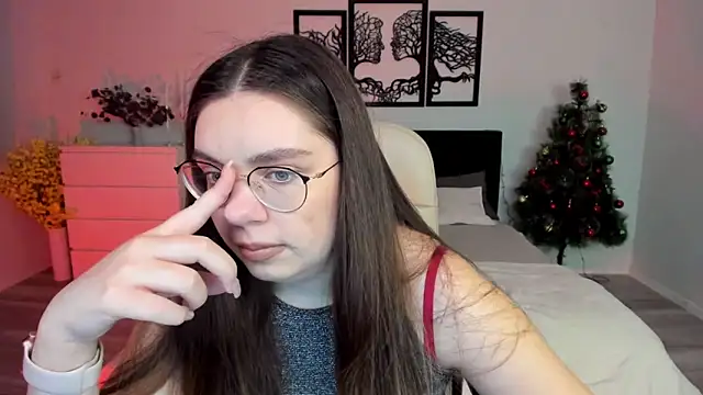 Snapshot of DaniellaLovely chatting on December 2024 11:43:02 AM DaniellaLovely online show from December 2024 11:43:02 AM