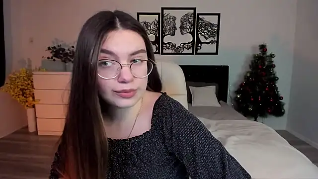 Snapshot of DaniellaLovely chatting on December 2024 02:27:02 PM DaniellaLovely online show from December 2024 02:27:02 PM