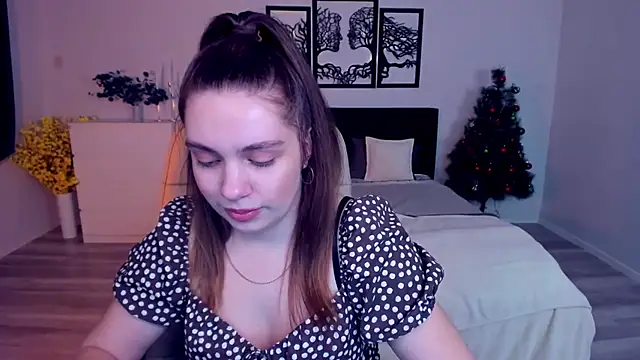 Snapshot of DaniellaLovely chatting on January 2025 02:00:02 PM DaniellaLovely online show from January 2025 02:00:02 PM