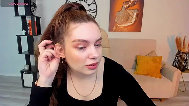 Snapshot of DaniellaLovely chatting on March 2025 11:06:02 AM DaniellaLovely online show from March 2025 11:06:02 AM