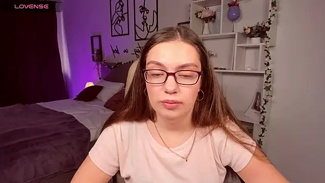 Snapshot of DaniellaLovely chatting on September 2025 11:00:02 AM DaniellaLovely online show from September 2025 11:00:02 AM