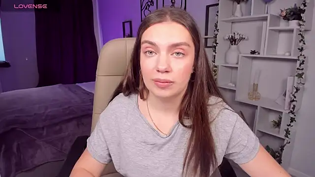 Snapshot of DaniellaLovely chatting on September 2025 10:52:01 AM DaniellaLovely online show from September 2025 10:52:01 AM