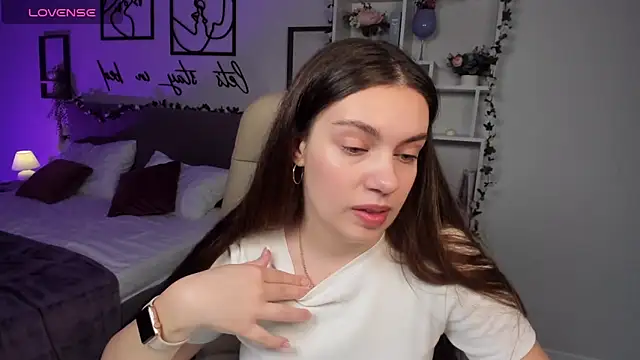 Snapshot of DaniellaLovely chatting on October 2025 10:49:02 AM DaniellaLovely online show from October 2025 10:49:02 AM