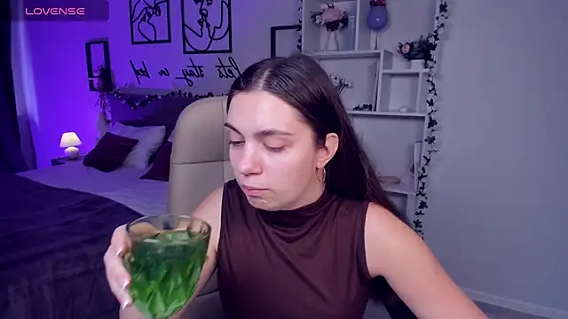 Snapshot of DaniellaLovely chatting on October 2025 11:05:01 AM DaniellaLovely online show from October 2025 11:05:01 AM