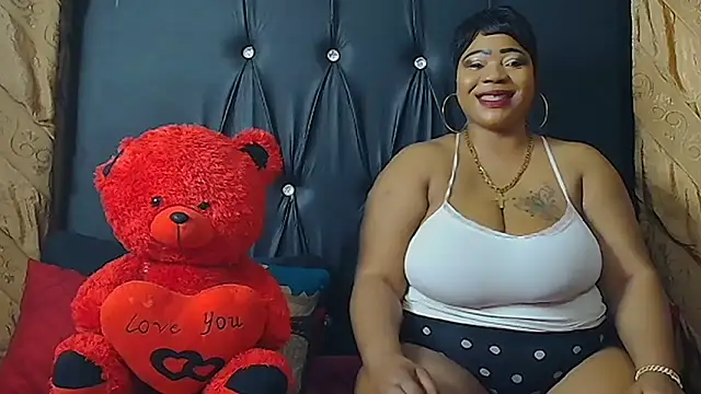 Snapshot of HUMONGUOUSTITSS chatting on October 2025 04:15:02 PM HUMONGUOUSTITSS online show from October 2025 04:15:02 PM