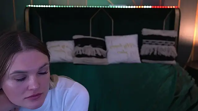 Snapshot of KateSly chatting on November 2025 07:30:02 AM KateSly online show from November 2025 07:30:02 AM