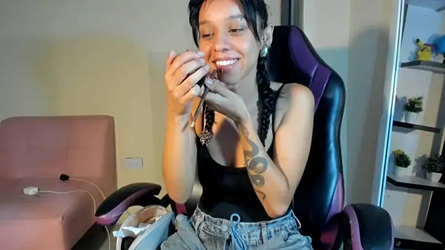 Snapshot of ladynemesis chatting on December 2024 03:28:02 AM ladynemesis online show from December 2024 03:28:02 AM