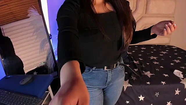 Rebeca Williams  online show from January 2025 12:00:02 AM