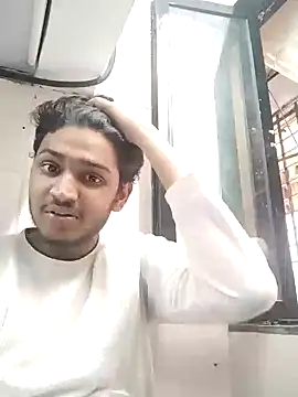 Snapshot of heartless__95 chatting on February 2025 06:29:01 AM heartless  95 online show from February 2025 06:29:01 AM