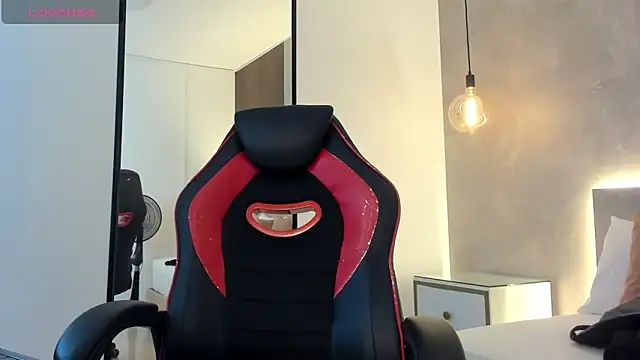 Snapshot of alma_fenix chatting on October 2025 12:07:02 PM alma fenix online show from October 2025 12:07:02 PM