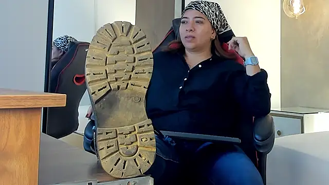 Snapshot of alma_fenix chatting on November 2025 12:28:02 PM alma fenix online show from November 2025 12:28:02 PM