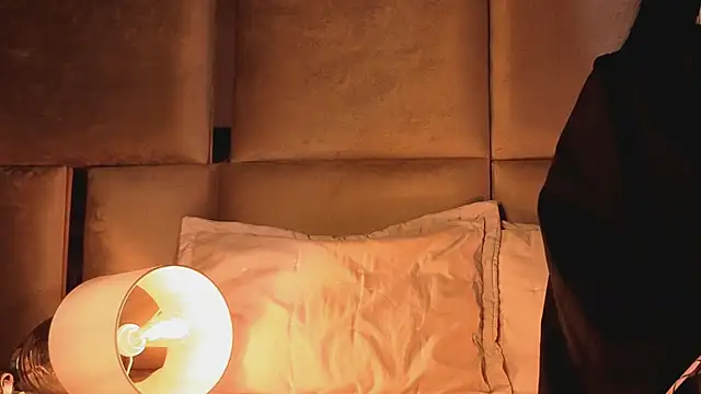 Snapshot of angelinepossy chatting on November 2025 09:26:02 PM angelinepossy online show from November 2025 09:26:02 PM