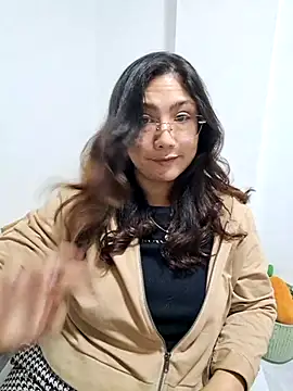 Snapshot of Mia_Ruiz chatting on November 2025 03:16:02 AM Mia Ruiz online show from November 2025 03:16:02 AM