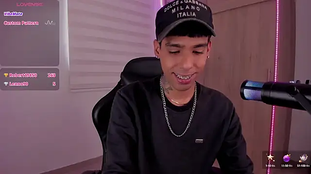 Snapshot of aldrinwhite chatting on January 2025 07:53:01 PM aldrinwhite online show from January 2025 07:53:01 PM