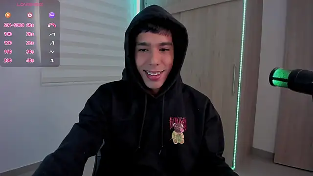 Snapshot of aldrinwhite chatting on January 2025 03:18:01 PM aldrinwhite online show from January 2025 03:18:01 PM