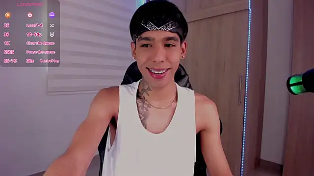 Snapshot of aldrinwhite chatting on January 2025 04:24:01 PM aldrinwhite online show from January 2025 04:24:01 PM