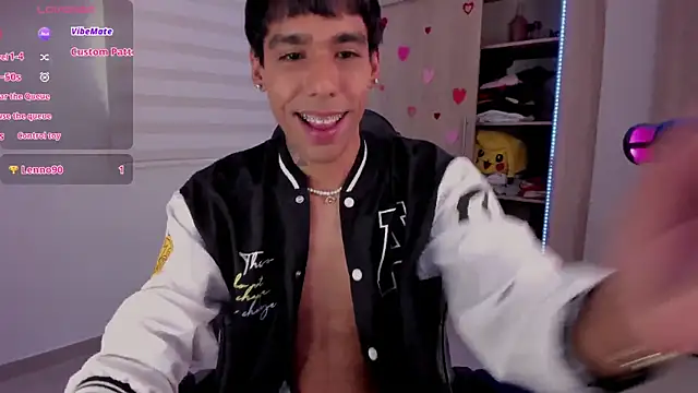 Snapshot of aldrinwhite chatting on February 2025 06:13:01 PM aldrinwhite online show from February 2025 06:13:01 PM