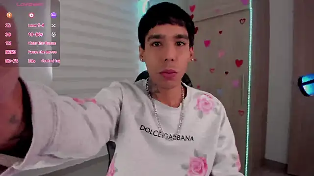 Snapshot of aldrinwhite chatting on February 2025 02:05:01 PM aldrinwhite online show from February 2025 02:05:01 PM