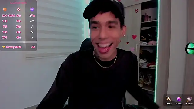 Snapshot of aldrinwhite chatting on February 2025 02:59:02 PM aldrinwhite online show from February 2025 02:59:02 PM