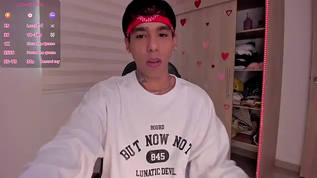 Snapshot of aldrinwhite chatting on February 2025 03:15:02 PM aldrinwhite online show from February 2025 03:15:02 PM