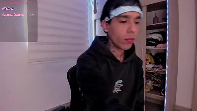 Snapshot of aldrinwhite chatting on February 2025 03:39:02 PM aldrinwhite online show from February 2025 03:39:02 PM