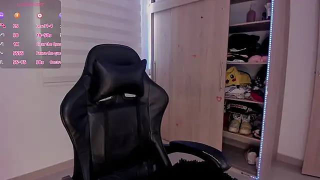 Snapshot of aldrinwhite chatting on February 2025 06:13:02 PM aldrinwhite online show from February 2025 06:13:02 PM