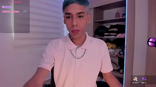 Snapshot of aldrinwhite chatting on February 2025 03:27:01 PM aldrinwhite online show from February 2025 03:27:01 PM